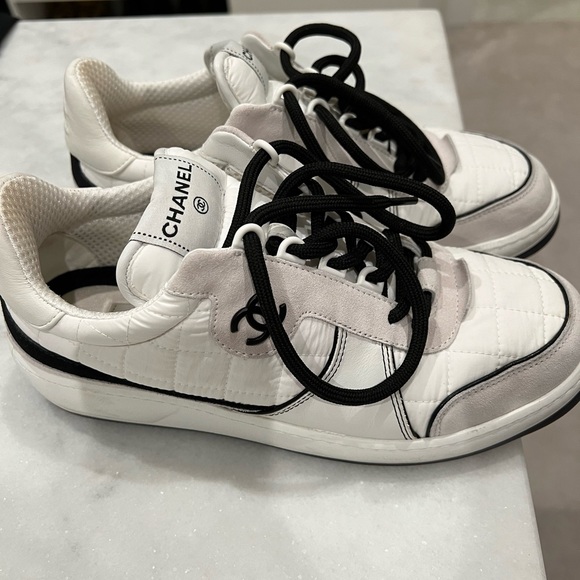 Chanel Sneakers 9.5/39.5 - Picture 2 of 6